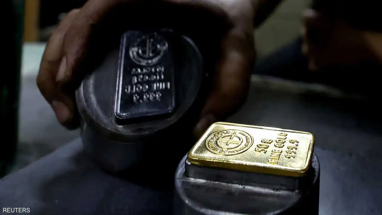 تراجع أسعار الذهب عالمياً مع تضاؤل الآمال بشأن خفض أسعار الفائدة المرتقب